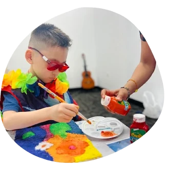 niños iniciando curso de pintura instituto sol